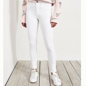 Hollister White Curvy High-Rise Crop Skinny Jeans